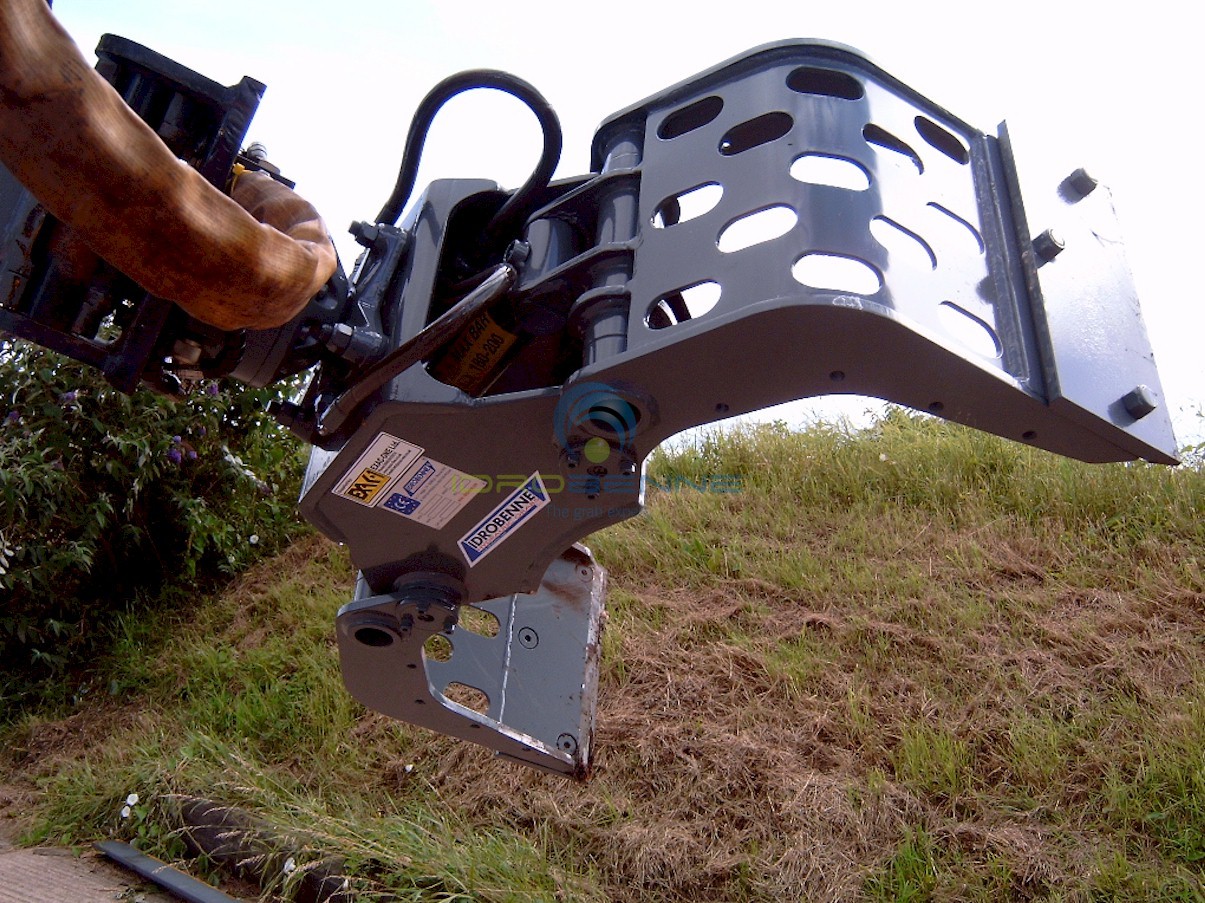 Válogató és bontókanalak-Idrobenne