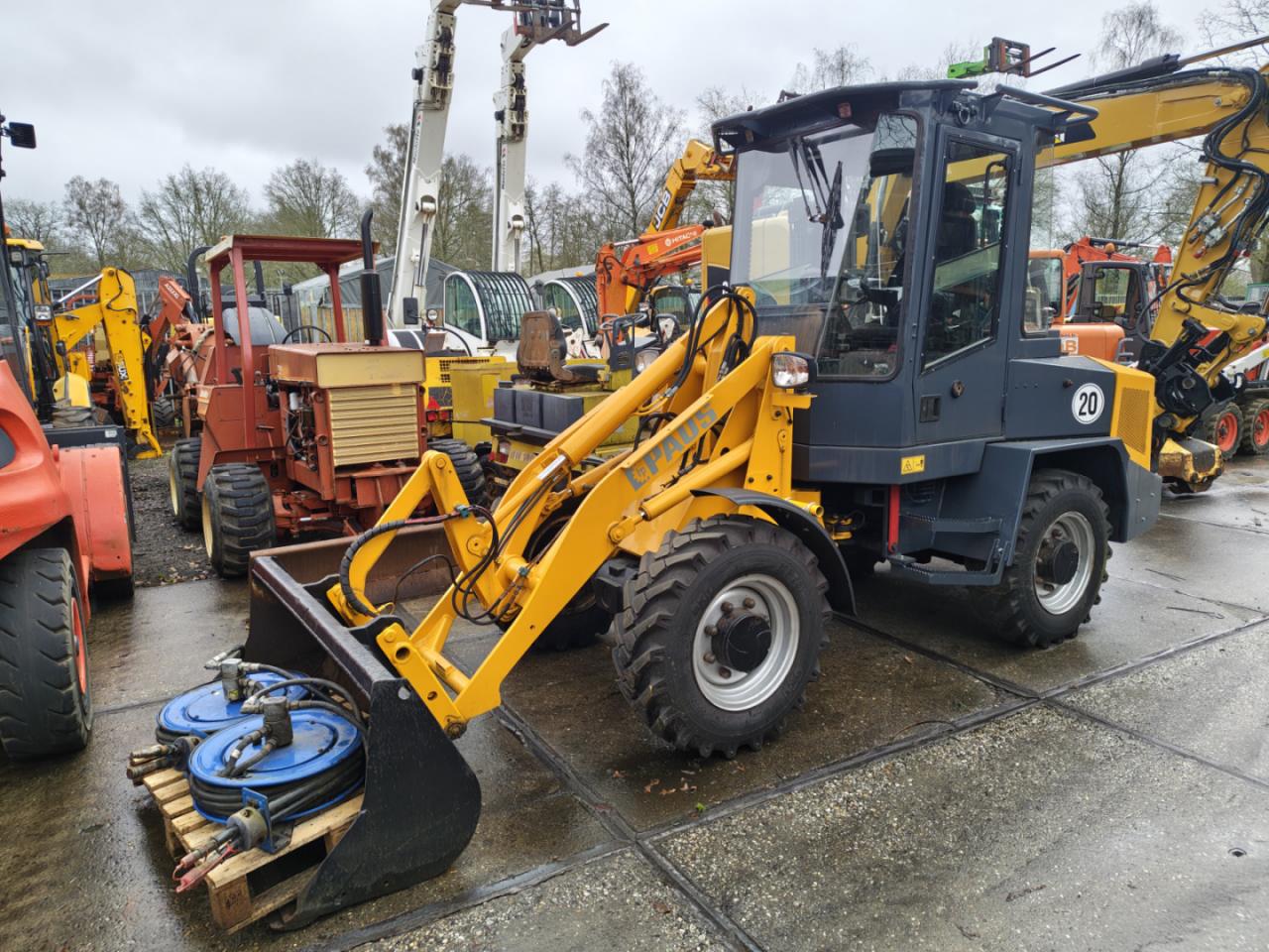 PAUS RL552 – kompakt gumikerekes homlokrakodó - Kép 5